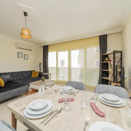 Luminous Flat W Shared Pool 5 Min To Lara Apartment *