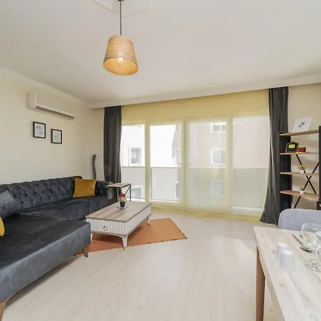 Luminous Flat W Shared Pool 5 Min To Lara Apartment