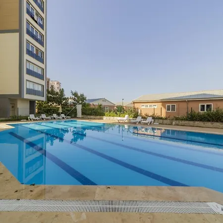 Luminous Flat W Shared Pool 5 Min To Lara Apartment