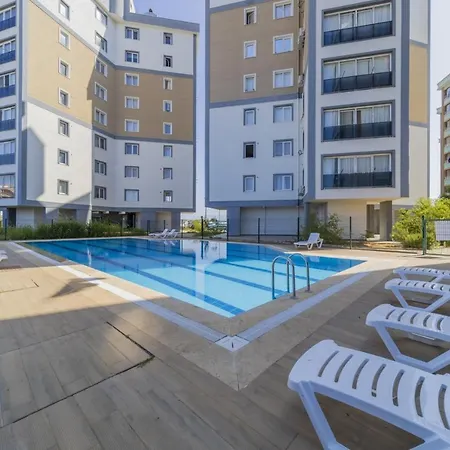 Luminous Flat W Shared Pool 5 Min To Lara *